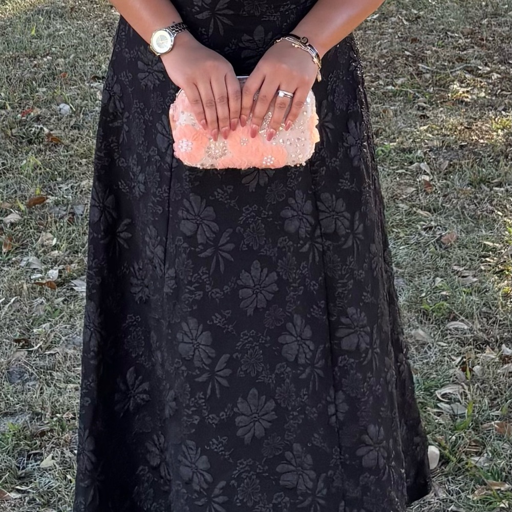 Black Floral-Texture Maxi Dress - Sleeveless Elegant Silhouette - Picture 5 of 5